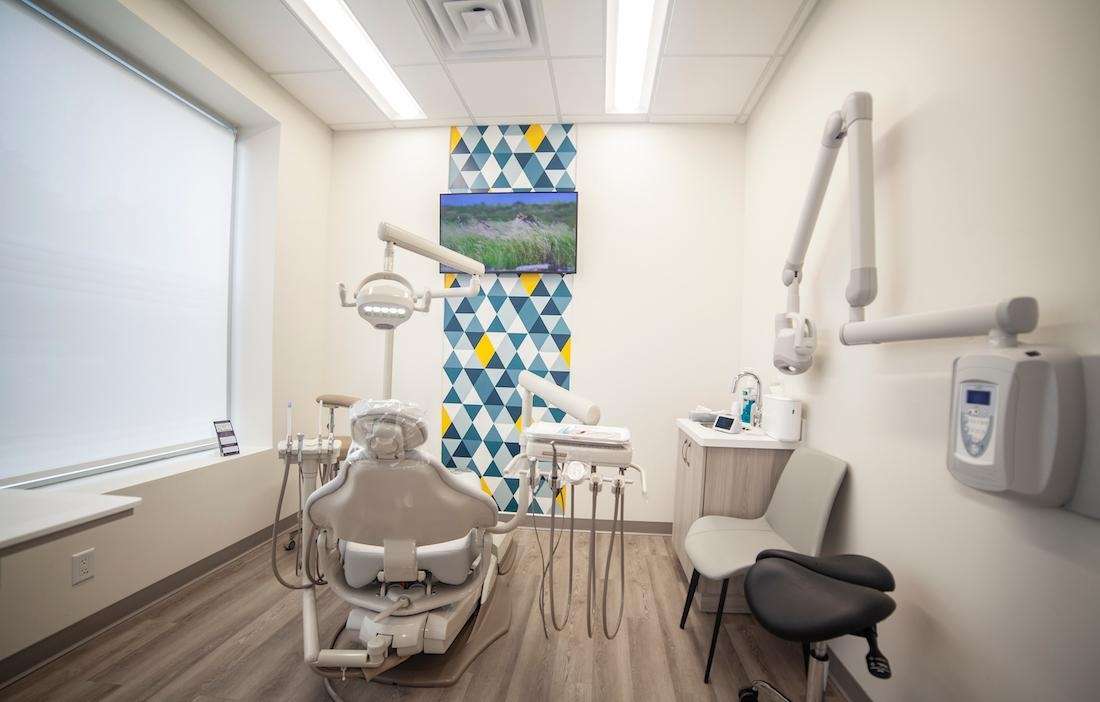 interior of dentist office exam room | teaneck dentist